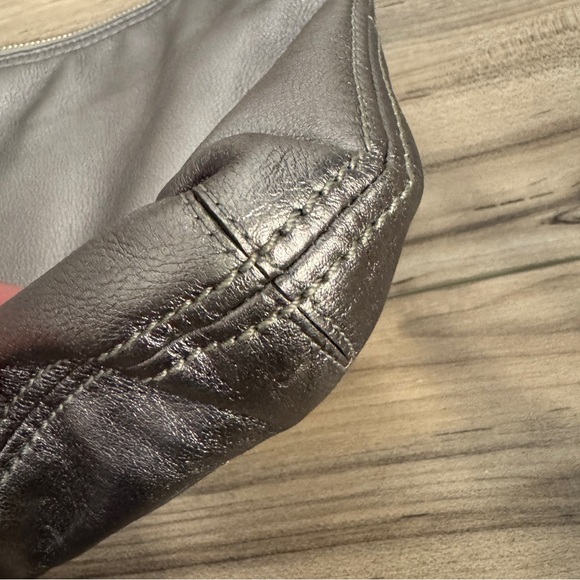 Coach Poppy Metallic Silver Leather Shoulder/Crossbody Bag with Silver Hardware - Picture 11 of 16